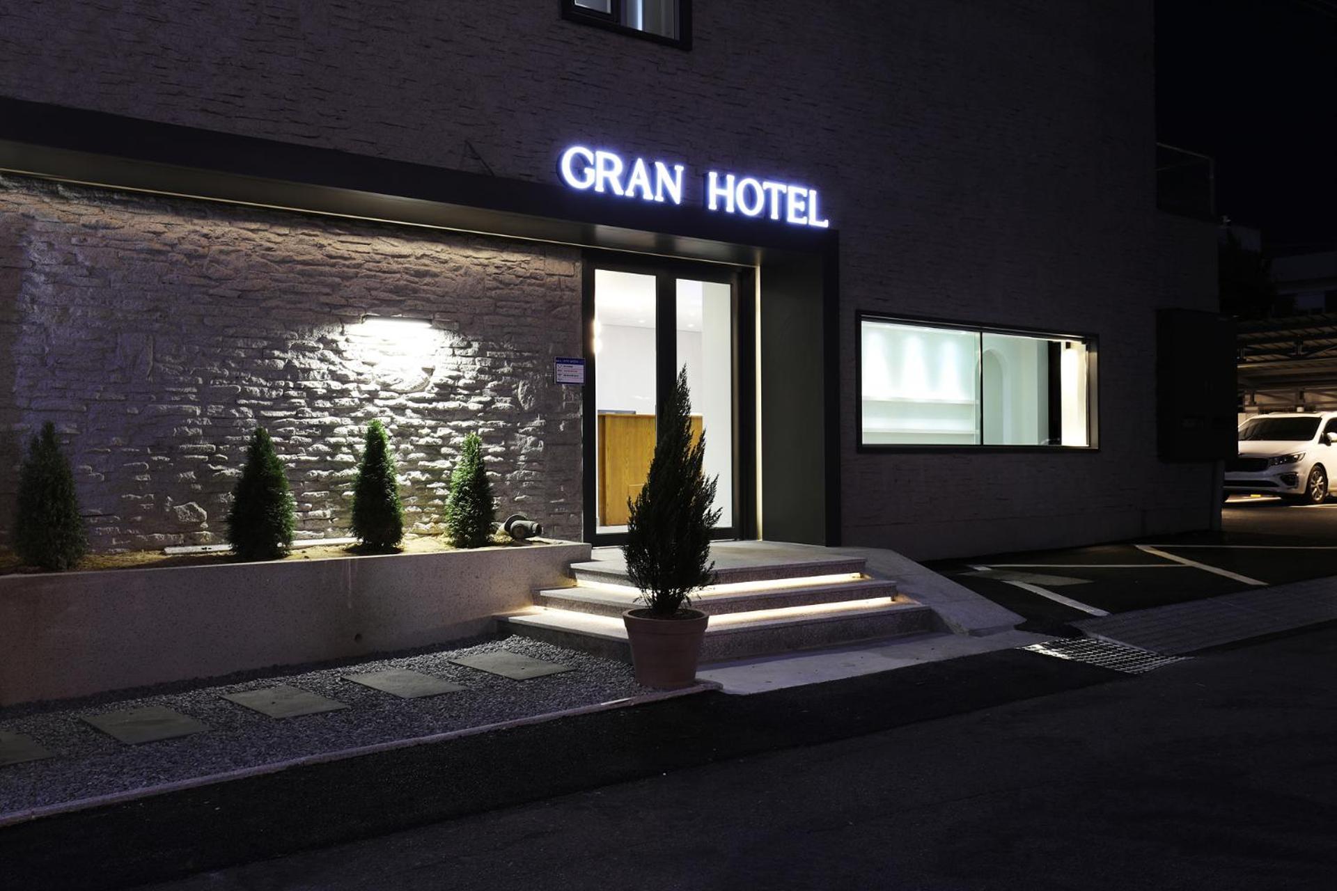 Gran Hotel Gunsan Exterior photo