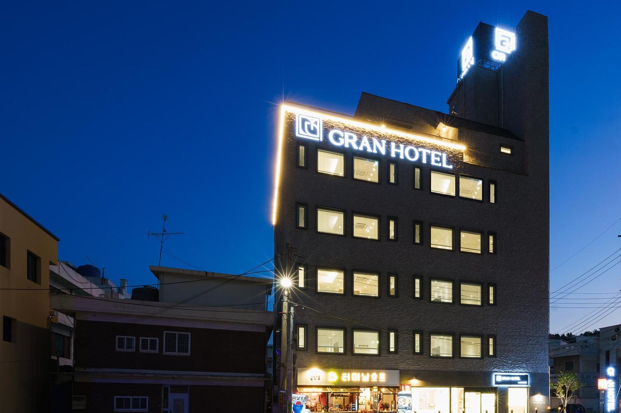 Gran Hotel Gunsan Exterior photo