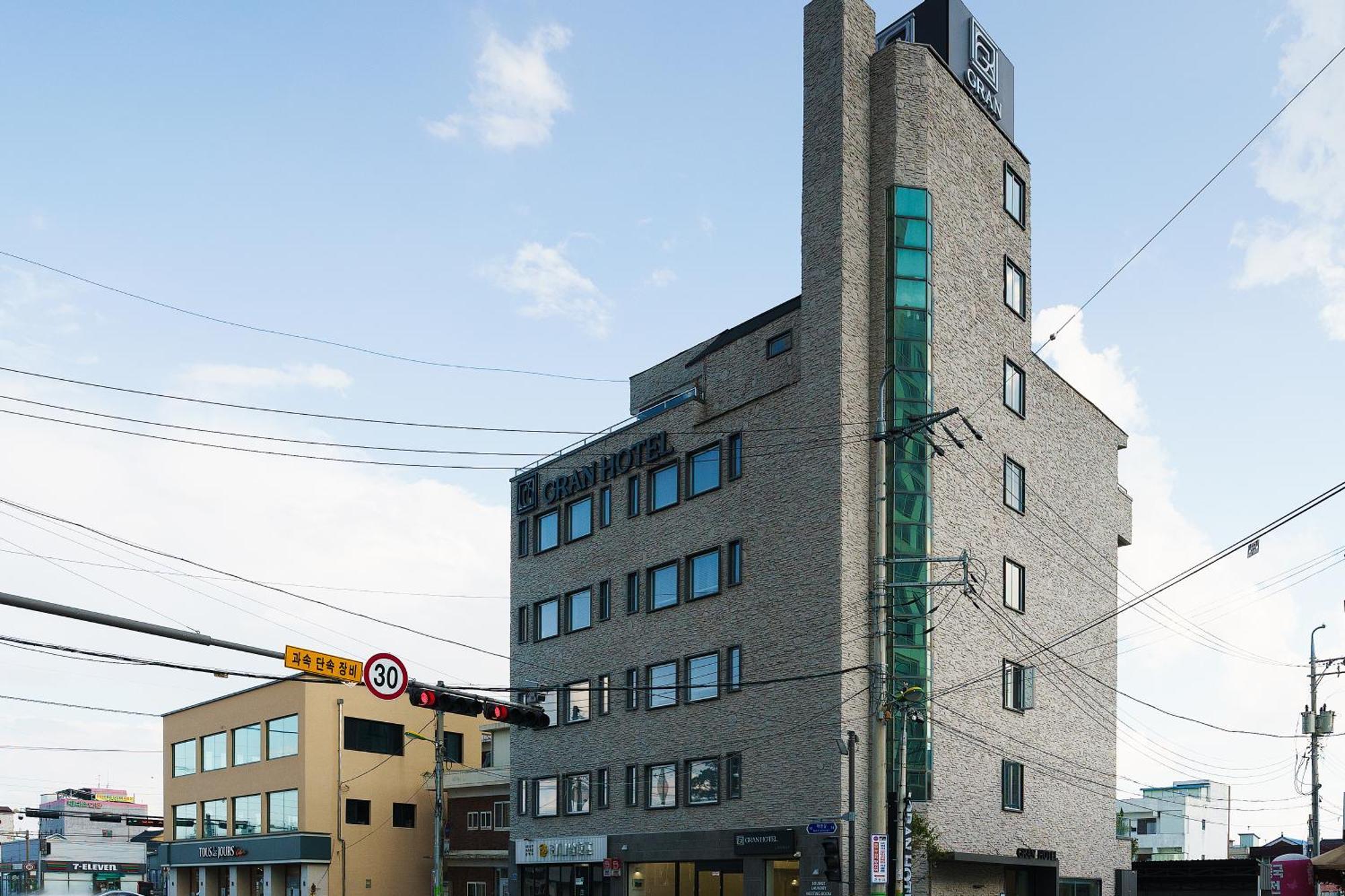 Gran Hotel Gunsan Exterior photo